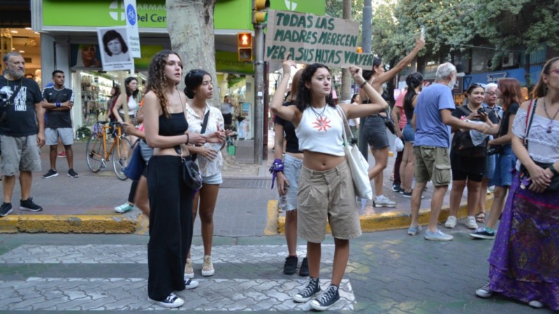 Las mejores fotos del 8M en Mendoza: lo que dejó una jornada de lucha y visibilización